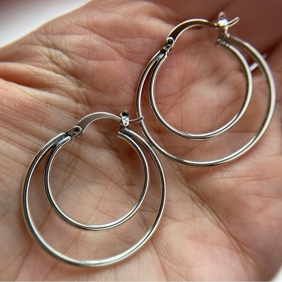 Sterling Silver hoop earrings - simple minimalist beautiful - Picture 5 of 6